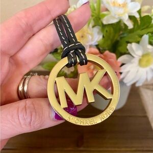 *SOLD* MICHAEL Kors Hang Tag🌻